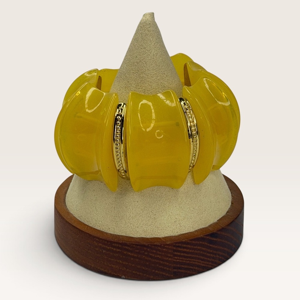 Yellow Translucent Acrylic Scalloped Stretch Bracelet Gold Beaded Spacers Y2K